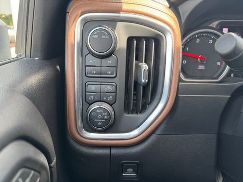 Certified 2022 Chevrolet Silverado 3500 High Country AWD/4WD image 31