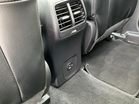 Used 2022 Ford Escape SEL w/ Technology Package FWD image 18
