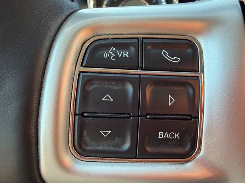Used 2015 Chrysler Town & Country Touring-L w/ Driver Convenience Group FWD image 18