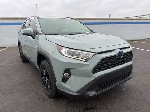 Used 2019 Toyota RAV4 XLE image 7