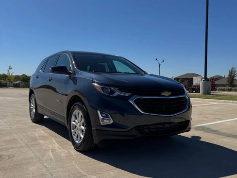 Used 2018 Chevrolet Equinox LT image 3