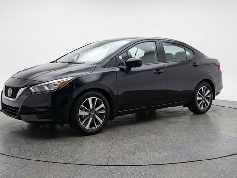 Used 2025 Nissan Versa SV FWD image 3
