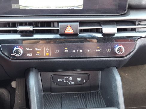 Used 2026 Kia Sportage SX FWD image 19