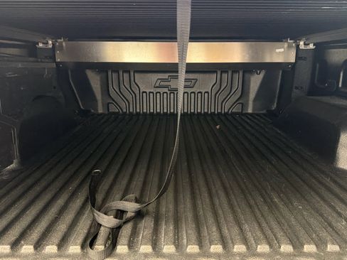 Used 2021 Chevrolet Silverado 1500 LT RWD image 8