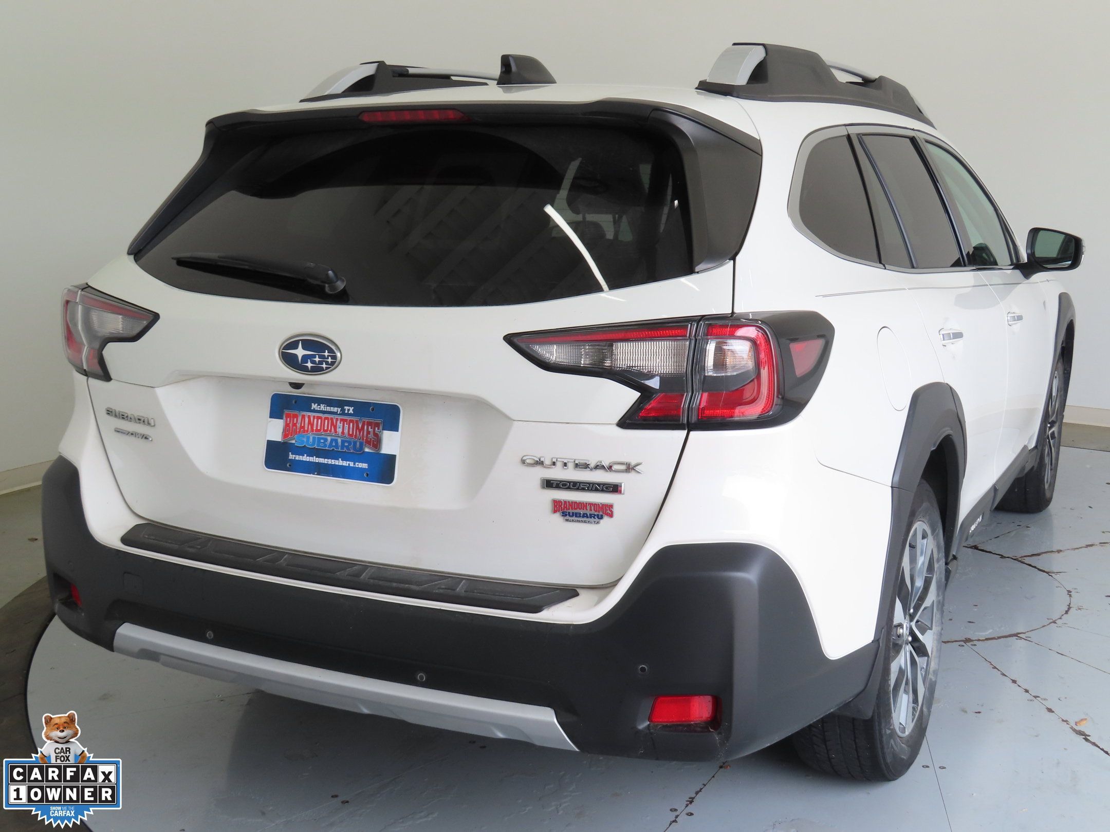 Used 2023 Subaru Outback Touring w/ Tech Package 2 AWD/4WD image 3