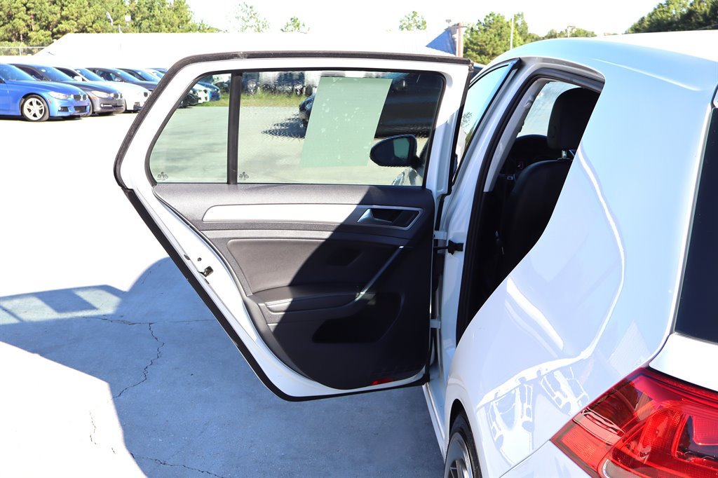 Used 2017 Volkswagen Golf Wolfsburg Edition FWD image 28