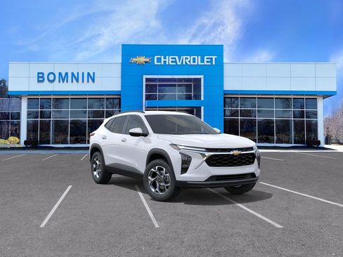 New 2026 Chevrolet Trax LT FWD image 2