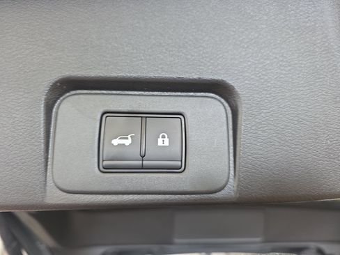 Used 2026 Nissan Rogue SV AWD/4WD image 13