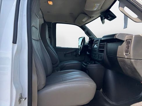 Used 2021 Chevrolet Express 3500 w/ Power Convenience Package image 15