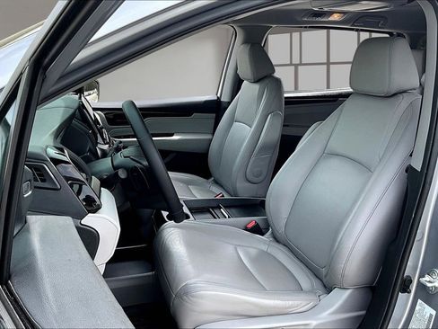Certified 2024 Honda Odyssey Touring image 21