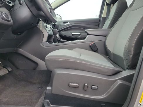 Used 2017 Ford Escape SE image 17
