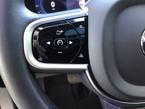 Certified 2025 Volvo V60 B5 Cross Country Plus image 19