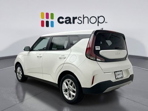 Used 2023 Kia Soul LX w/ LX Technology Package FWD image 3
