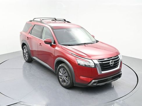 Used 2022 Nissan Pathfinder SV image 19