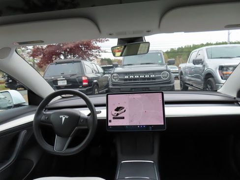 Used 2022 Tesla Model 3 Long Range image 15