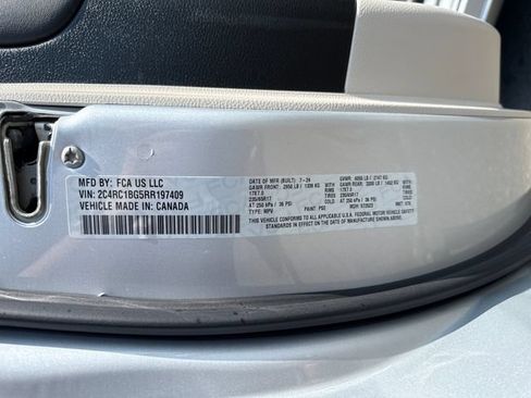 Used 2024 Chrysler Pacifica Touring-L FWD image 20