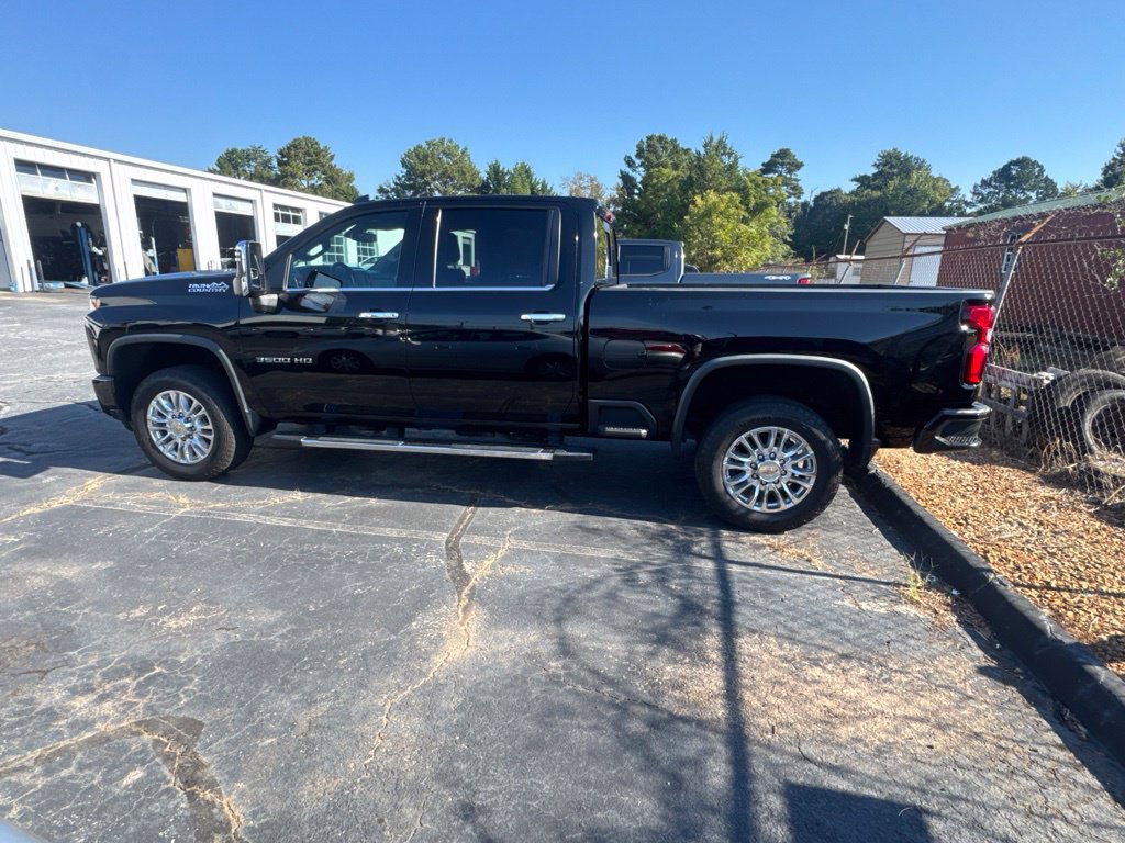 Used 2022 Chevrolet Silverado 3500 High Country w/ Safety Package II AWD/4WD image 6