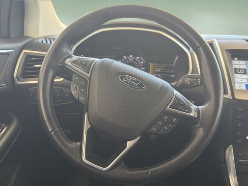 Used 2017 Ford Edge Titanium w/ Technology Package AWD/4WD image 9