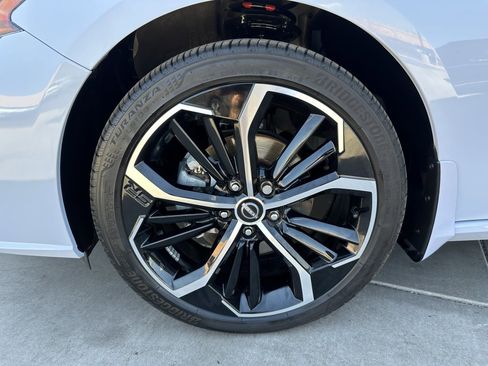 Used 2023 Nissan Altima 2.5 SR image 4