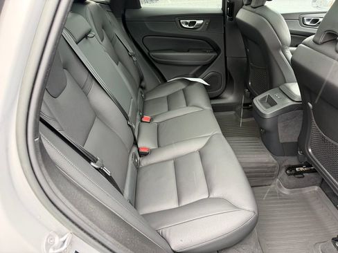Certified 2023 Volvo XC60 B5 Plus w/ Climate Package AWD/4WD image 17