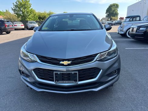 Used 2018 Chevrolet Cruze LT w/ Convenience Package FWD image 6