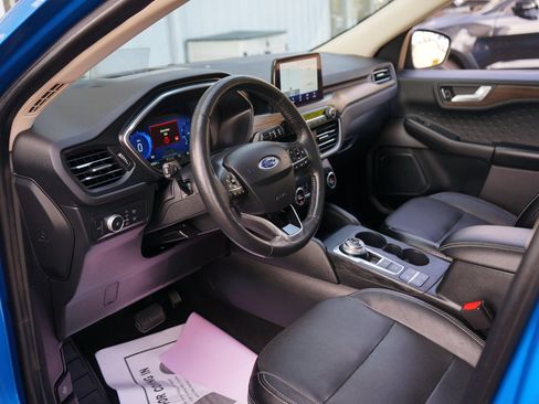 Used 2020 Ford Escape Titanium AWD/4WD image 9