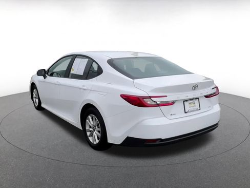 Used 2025 Toyota Camry LE image 12