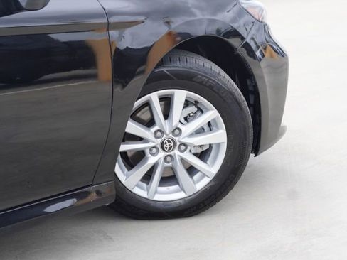 Used 2025 Toyota Camry LE w/ Convenience Package FWD image 9