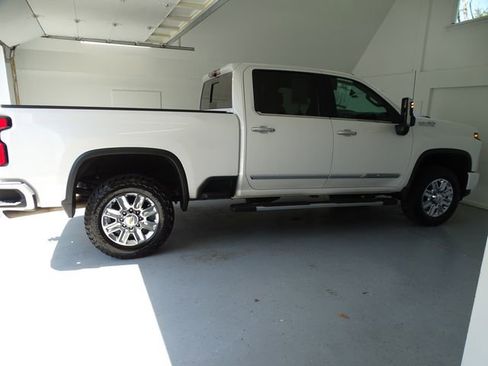 Used 2024 Chevrolet Silverado 3500 High Country w/ High Country Premium Package AWD/4WD image 26