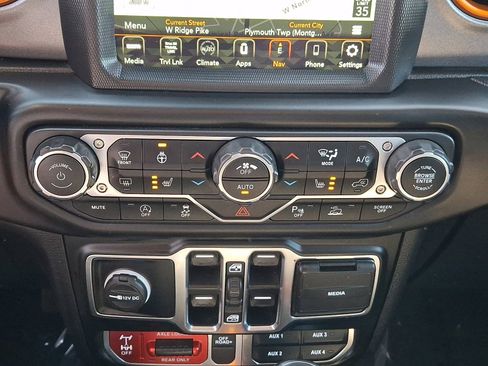 Used 2021 Jeep Gladiator Mojave AWD/4WD image 15