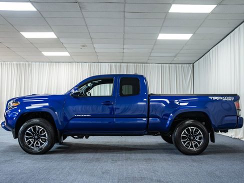 Used 2022 Toyota Tacoma TRD Sport image 5