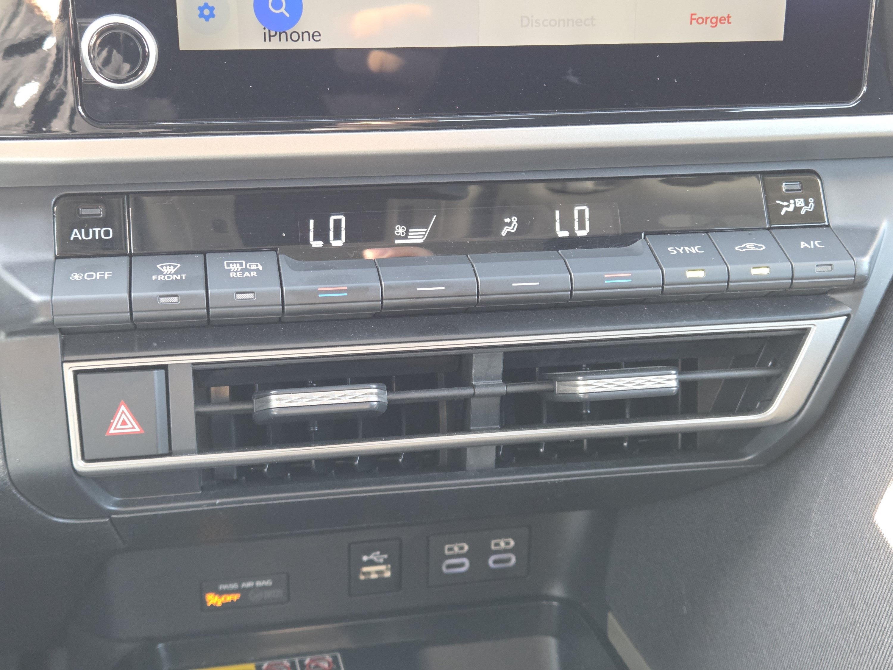 Used 2025 Toyota Camry LE FWD image 35