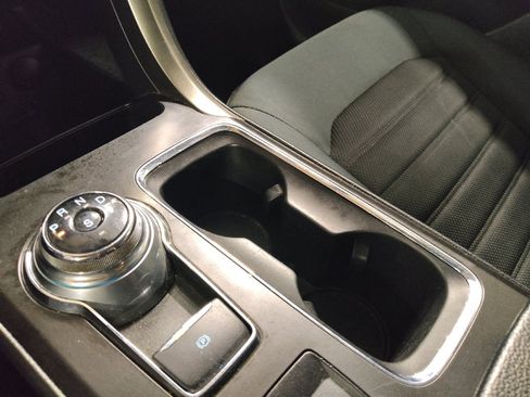 Used 2019 Ford Fusion SE FWD image 26