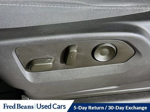 Used 2022 Chevrolet Silverado 1500 LT AWD/4WD image 41