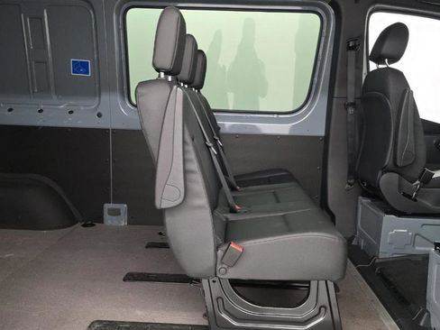 Used 2024 Mercedes-Benz Sprinter 2500 image 13