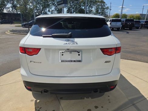 Used 2020 Jaguar F-PACE Premium image 11