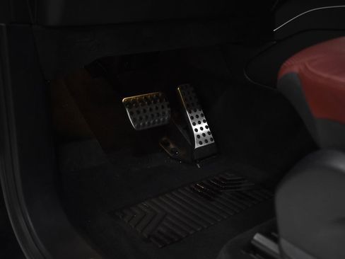 Certified 2025 Mercedes-Benz G 63 AMG 4MATIC image 33