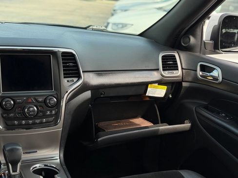 Used 2018 Jeep Grand Cherokee Altitude AWD/4WD image 27