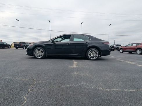 Used 2023 Toyota Camry SE FWD image 7