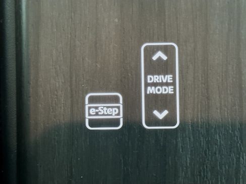 Used 2023 Nissan Ariya FWD image 26