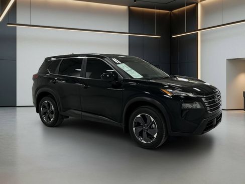 Used 2024 Nissan Rogue SV FWD image 8