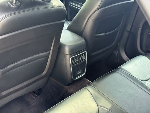 Used 2017 Chrysler 300 Limited w/ Value Package RWD image 30