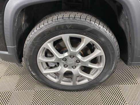 Used 2023 Jeep Compass Latitude AWD/4WD image 11