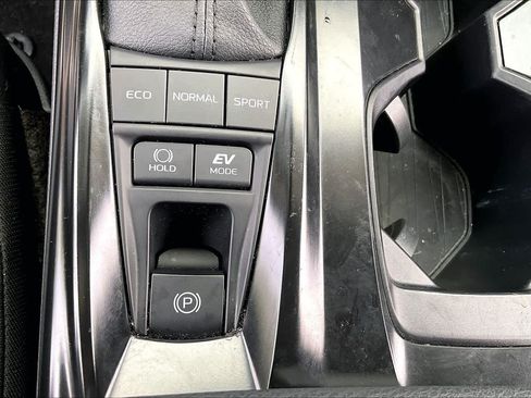 Used 2025 Toyota Camry SE FWD image 33