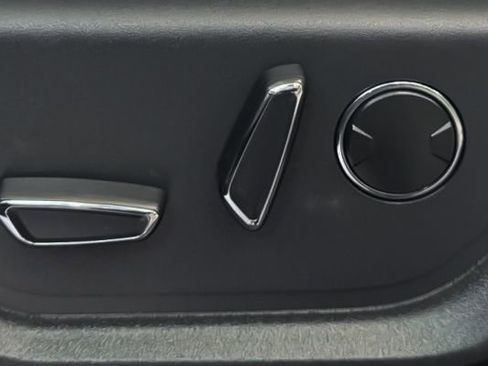 Used 2024 Ford Expedition Limited image 30