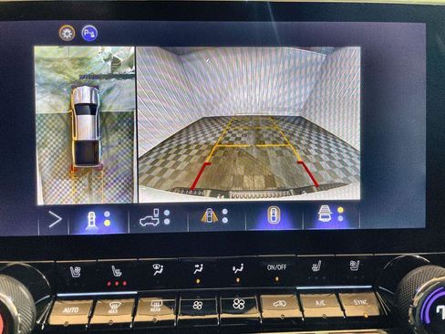 Used 2025 Chevrolet Colorado Z71 w/ Technology Package image 14