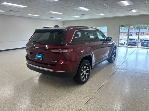 New 2025 Jeep Grand Cherokee Limited w/ Trailer Tow Package image 6