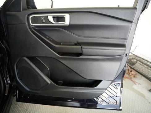 Used 2020 Ford Explorer XLT w/ Equipment Group 202A RWD image 48