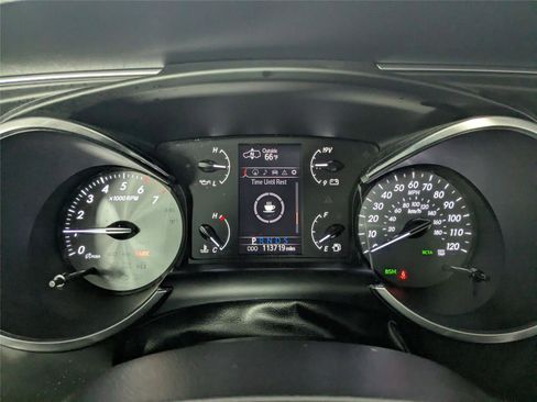 Used 2018 Toyota Sequoia Platinum image 17