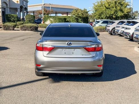 Used 2015 Lexus ES 300h w/ Navigation System Package FWD image 4
